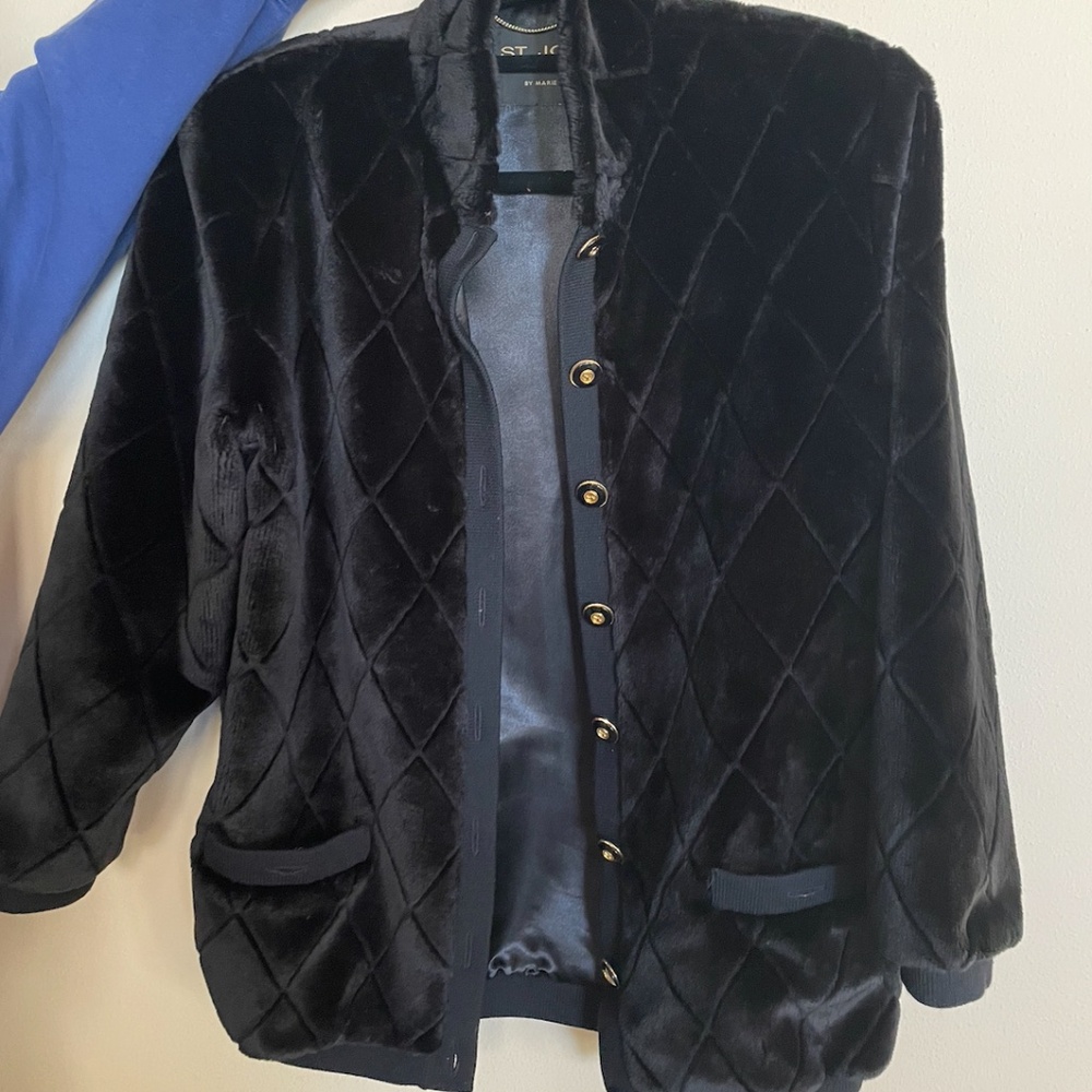 St. John Collection Women's Black Fluffy Coat